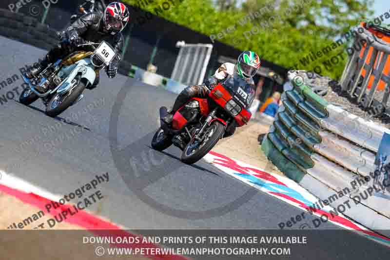 Vintage motorcycle club;eventdigitalimages;mallory park;mallory park trackday photographs;no limits trackdays;peter wileman photography;trackday digital images;trackday photos;vmcc festival 1000 bikes photographs